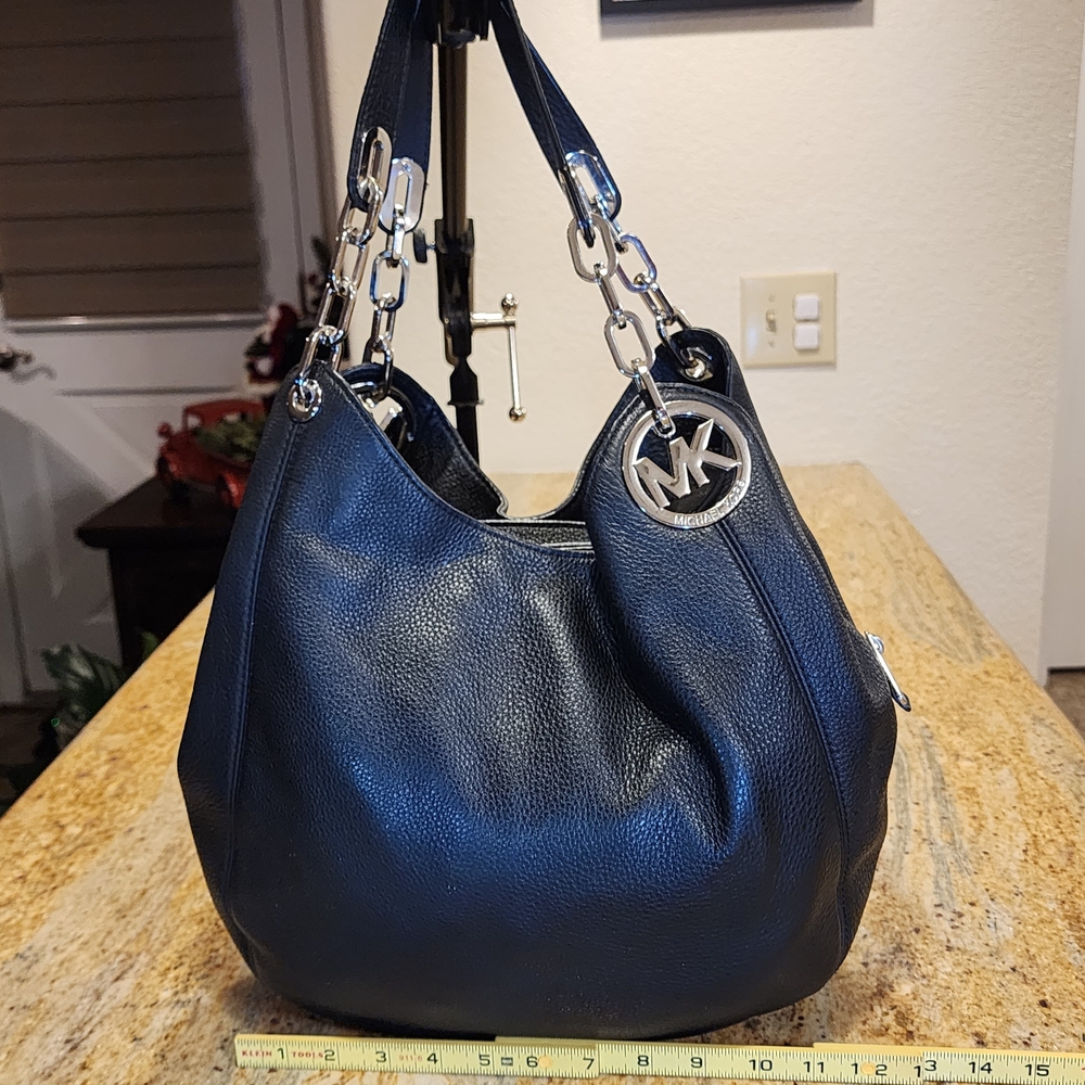 Michael Kors Fulton Lg Shoulder Bag Black Pebbled Leather Silver Trim